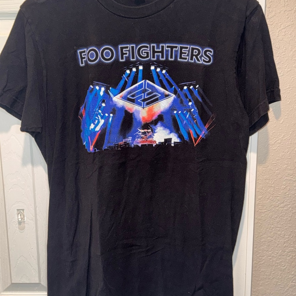 Tultex Black Foo Fighters Concert Graphic Tee